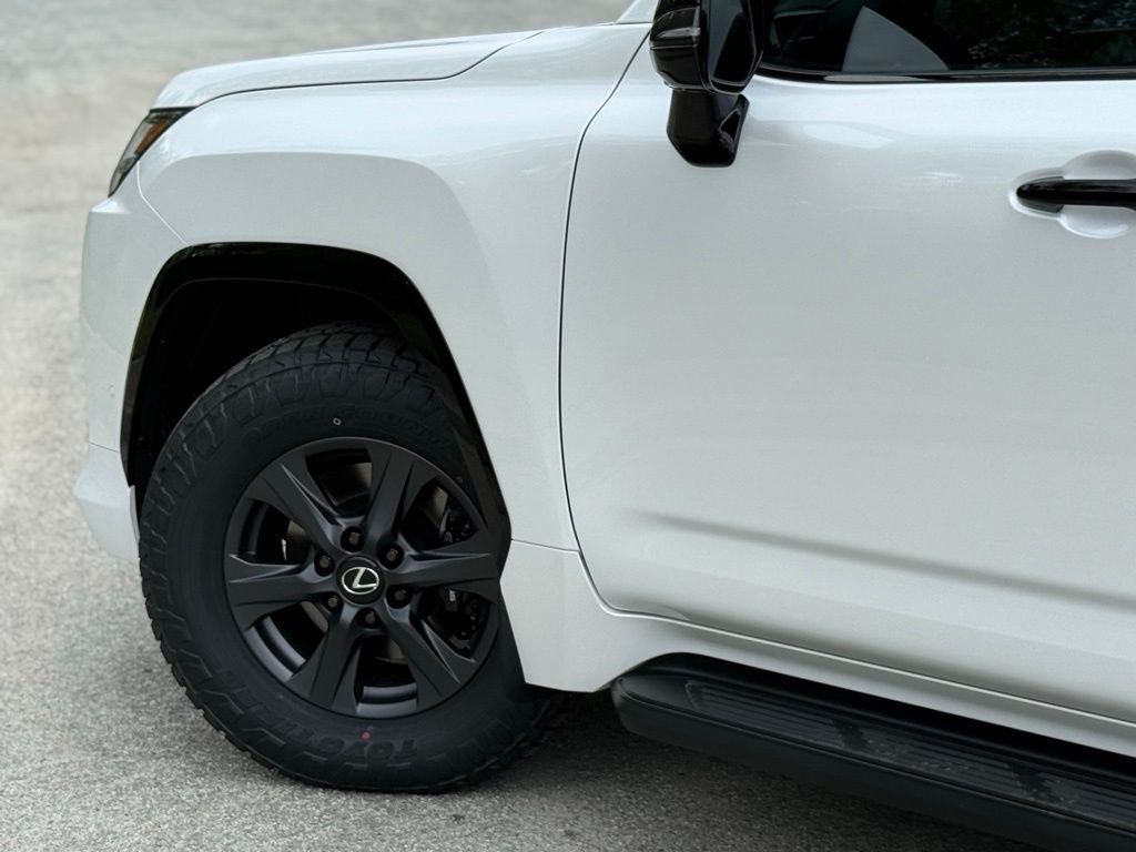 New 2026 Eminent White Pearl Lexus LX 700h OVERTRAIL image 8