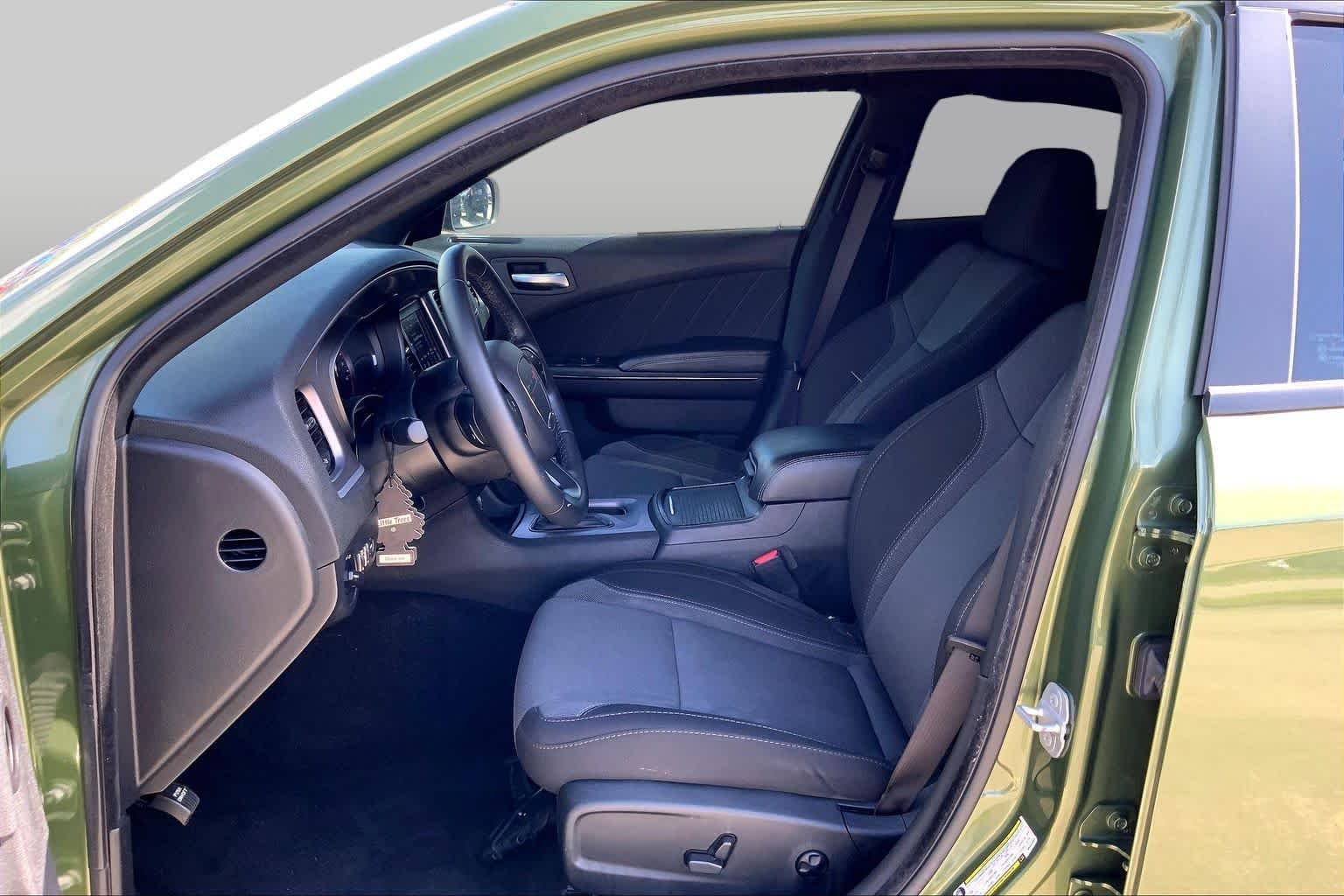 Used 2021 F8 Green Dodge SXT image 7