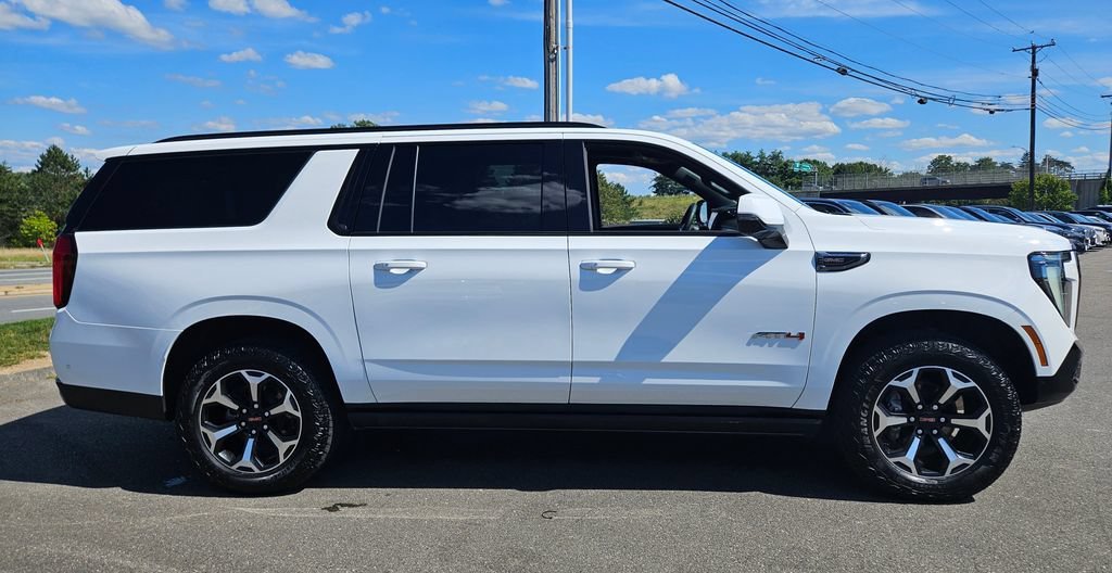 2025 GMC Yukon XL AT4 - Photo 8