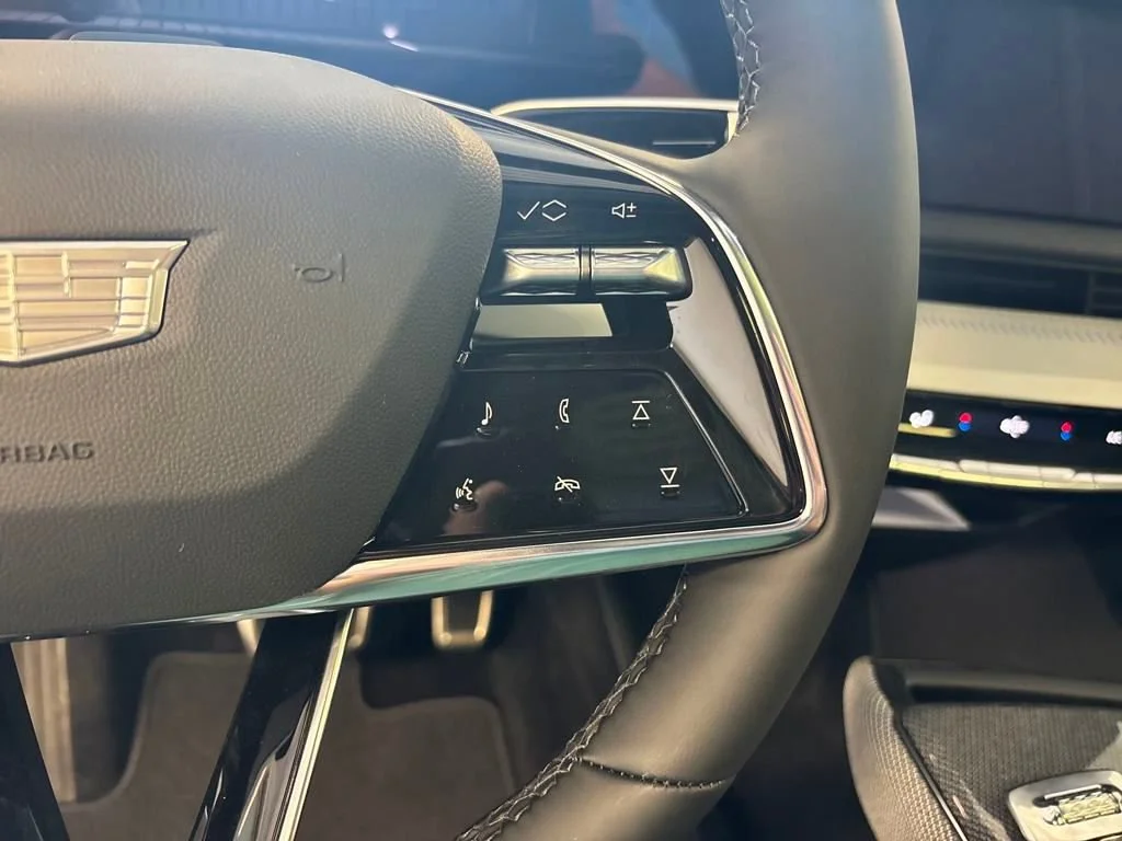 2025 Cadillac OPTIQ Sport 1 - Photo 39