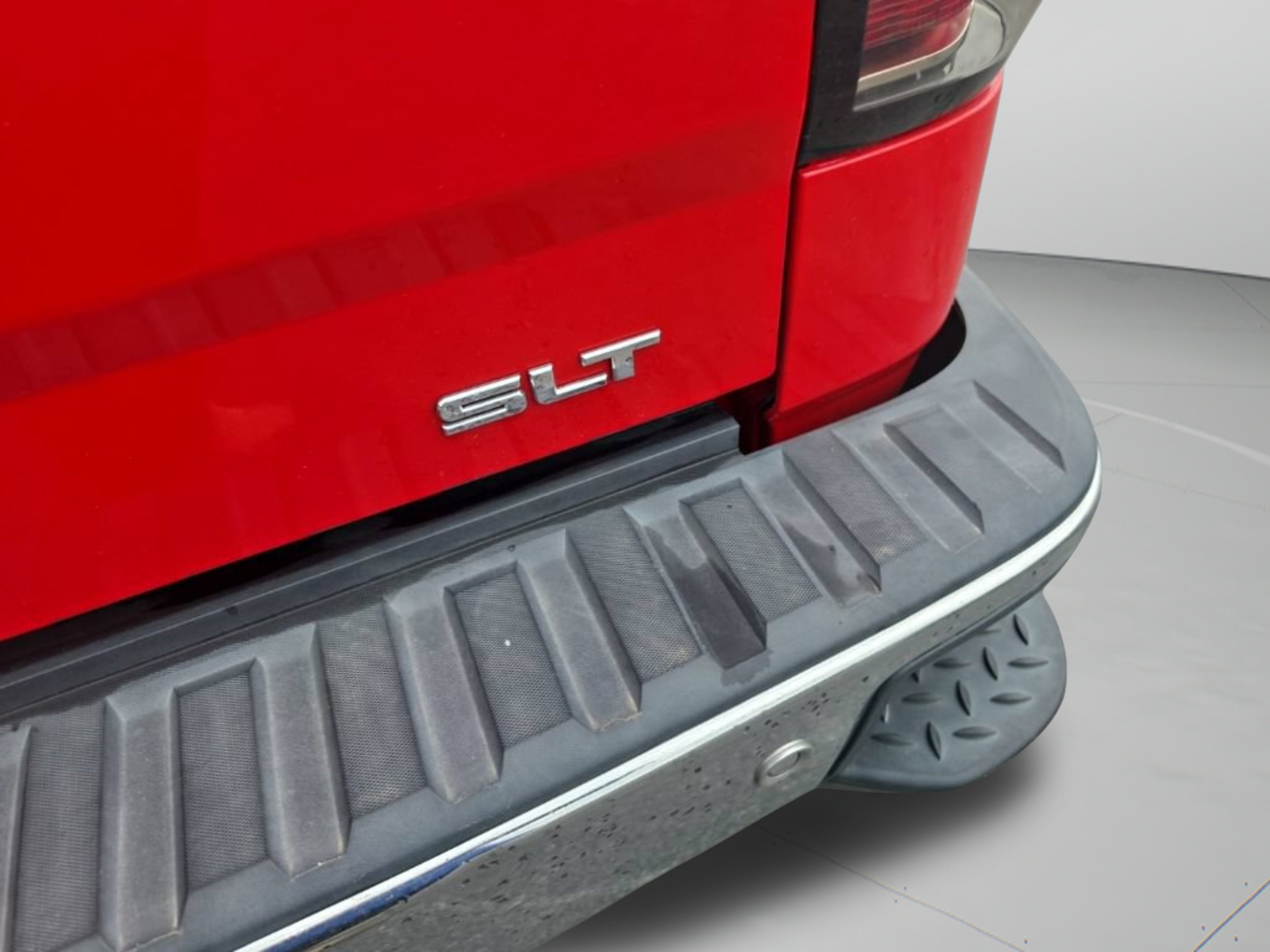 Used 2017 CARDINAL RED GMC SLT image 31