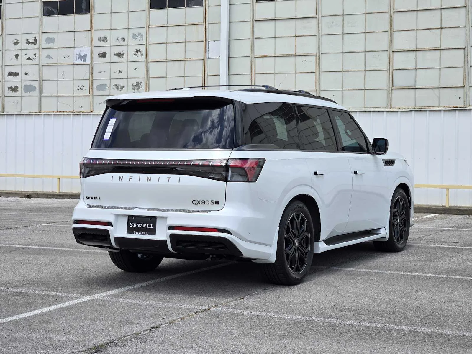 New 2026 RADIANT WHITE INFINITI Sport 4WD image 4