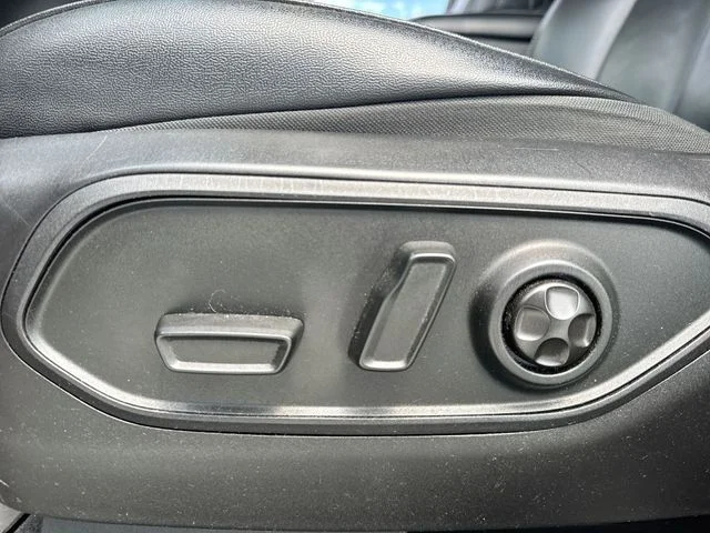 Used 2024 Gray Jeep Limited image 12