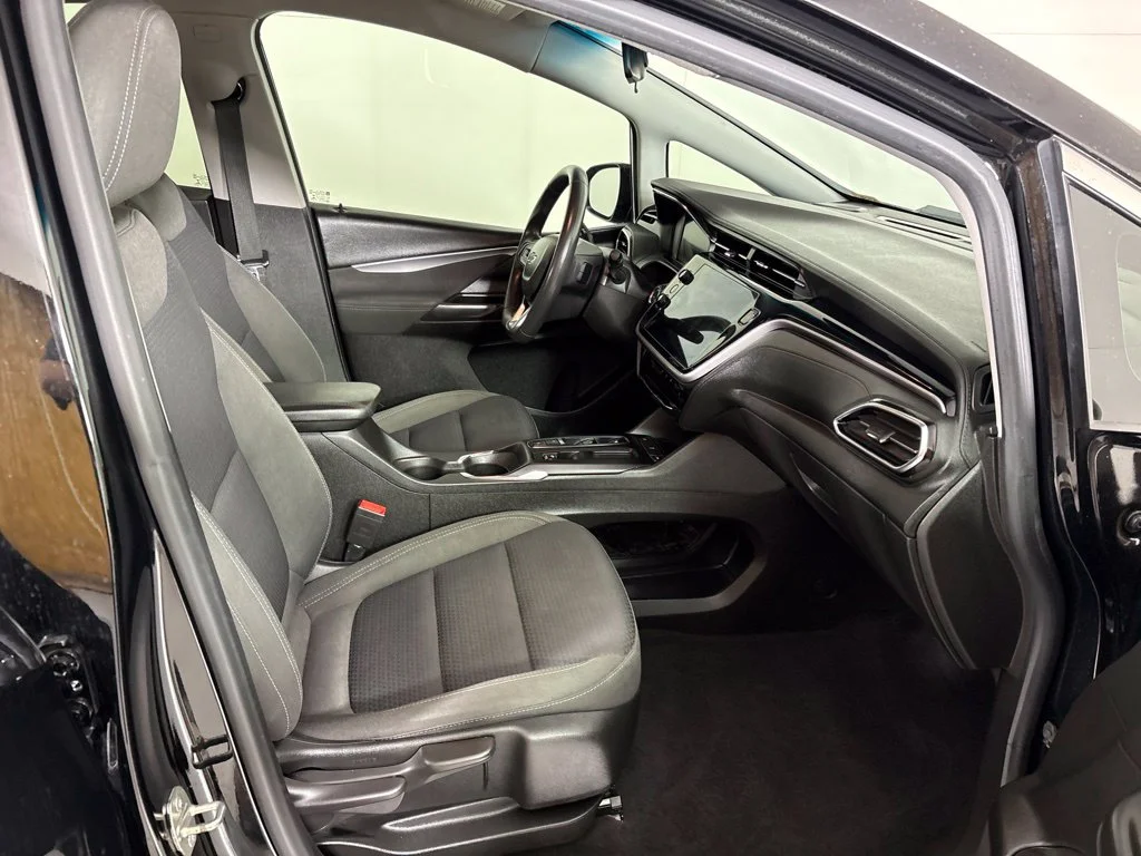 Used 2023 Black Chevrolet 1LT image 15