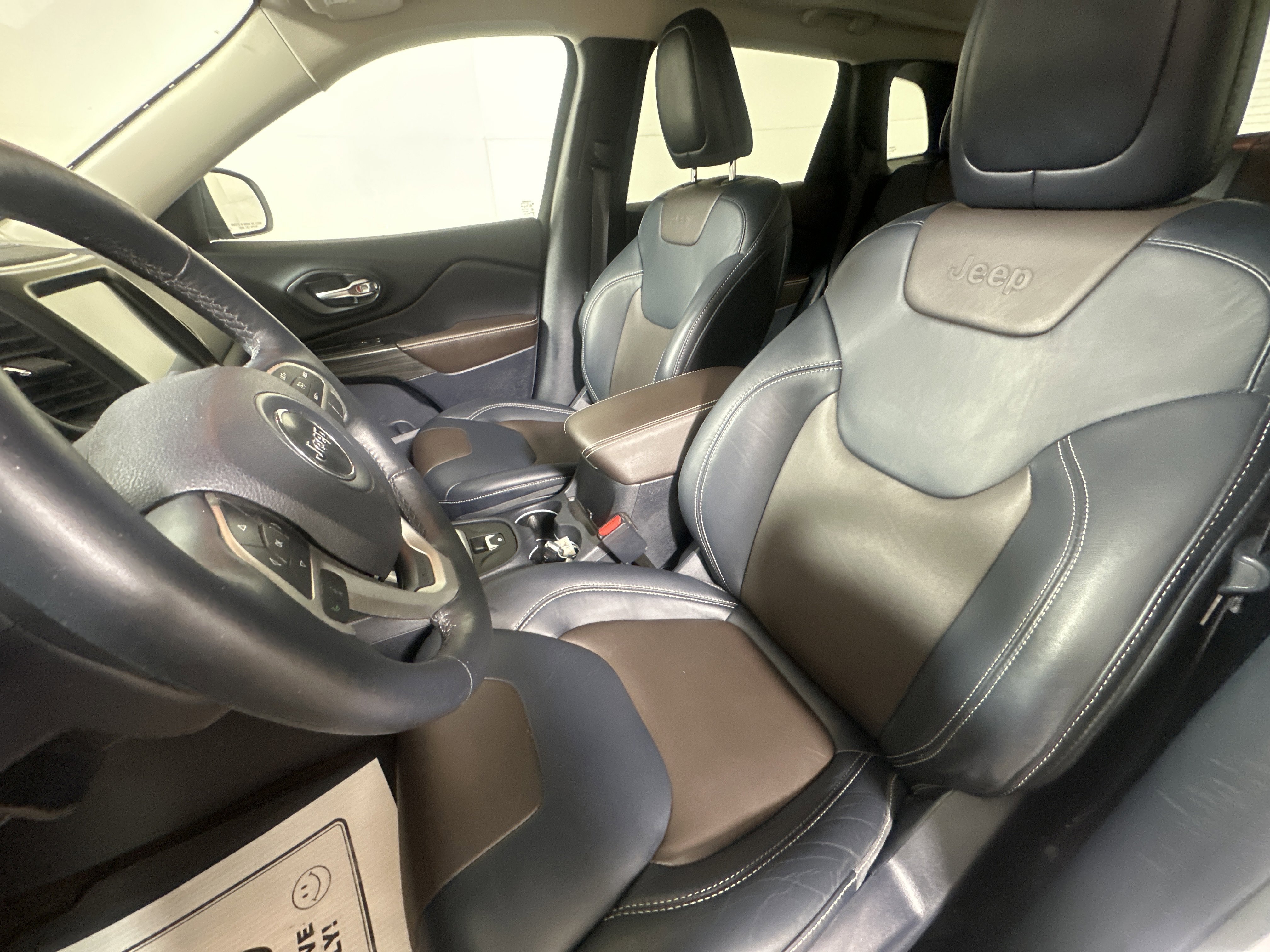 Certified Used 2016 Bright White Clearcoat Jeep Limited image 9