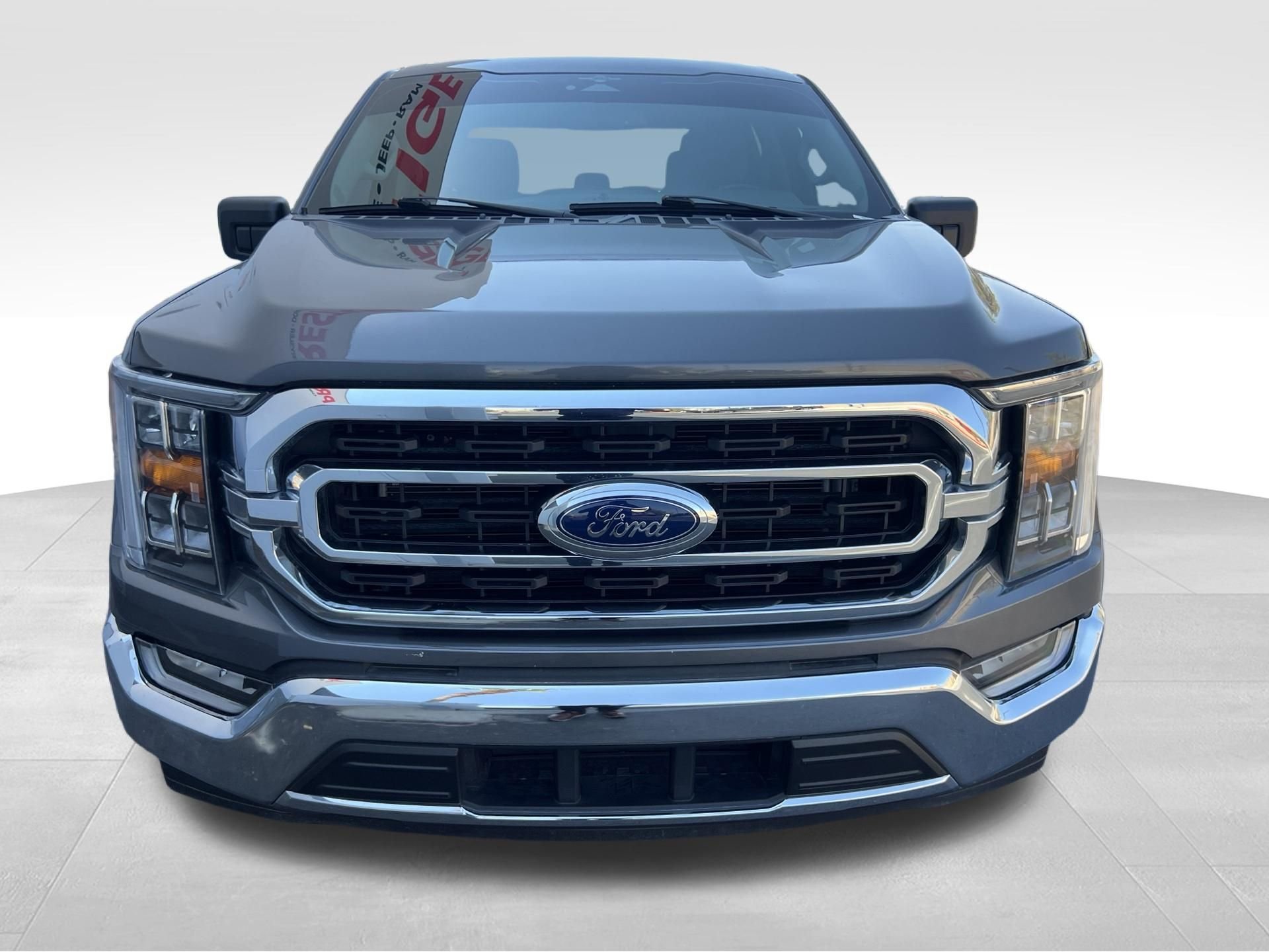 Used 2023 Gray Ford XLT image 2