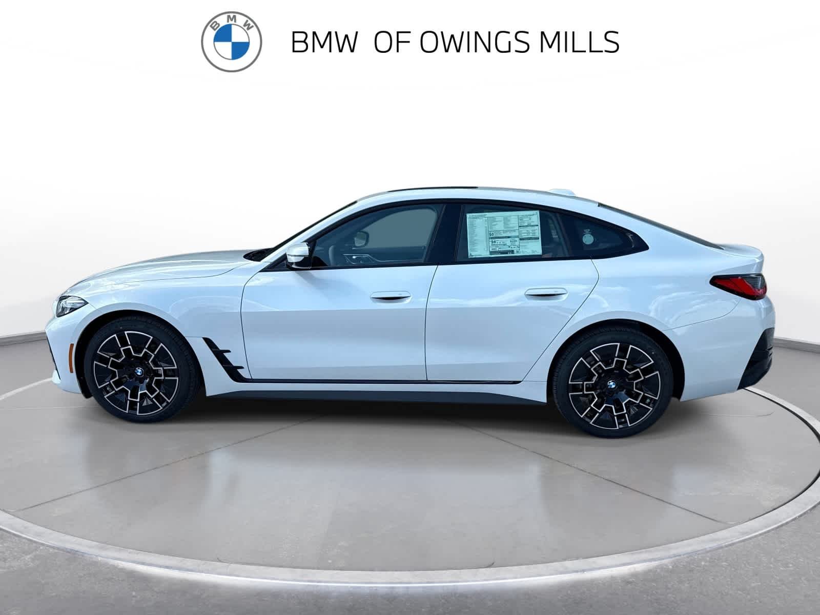 New 2026 Mineral White Metallic BMW xDrive40 image 5