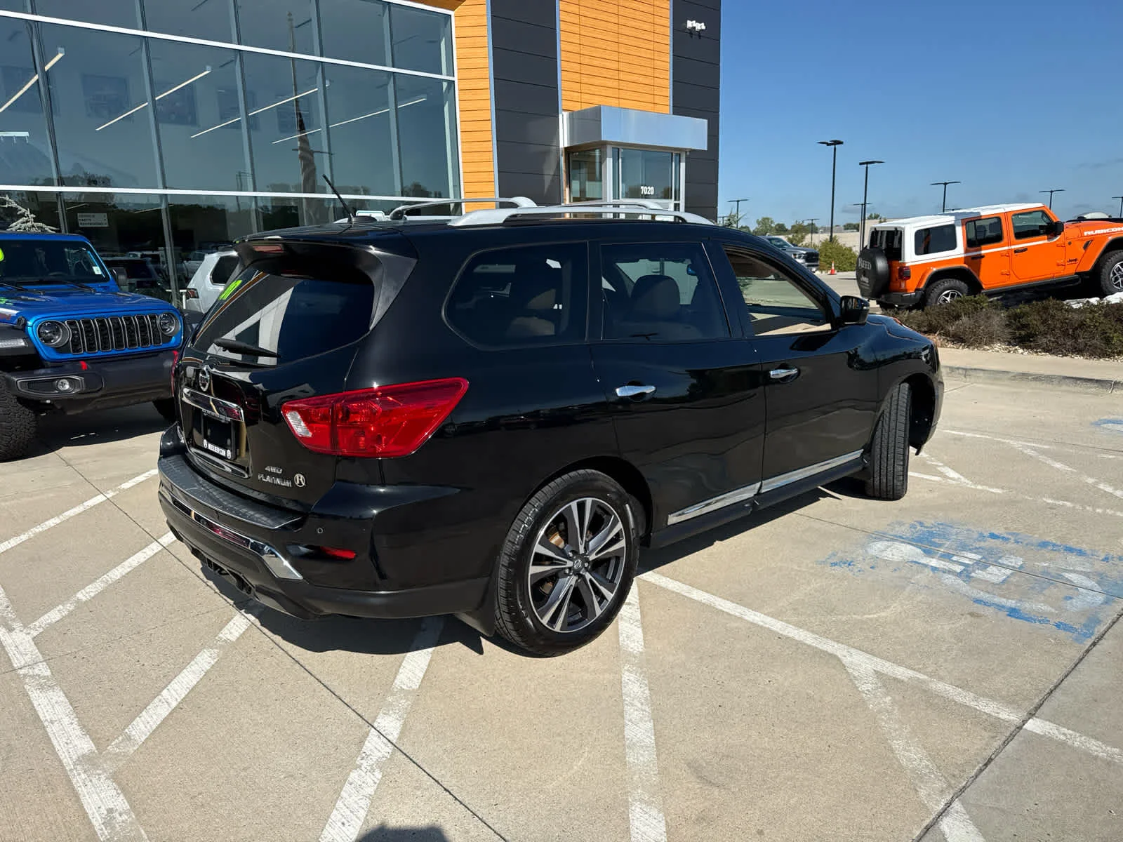 Used 2017 Magnetic Black Metallic Nissan Platinum image 5