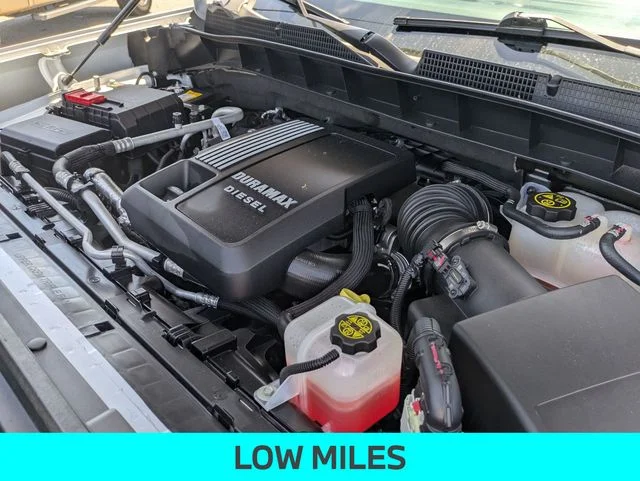 Used 2023 White GMC SLT image 13