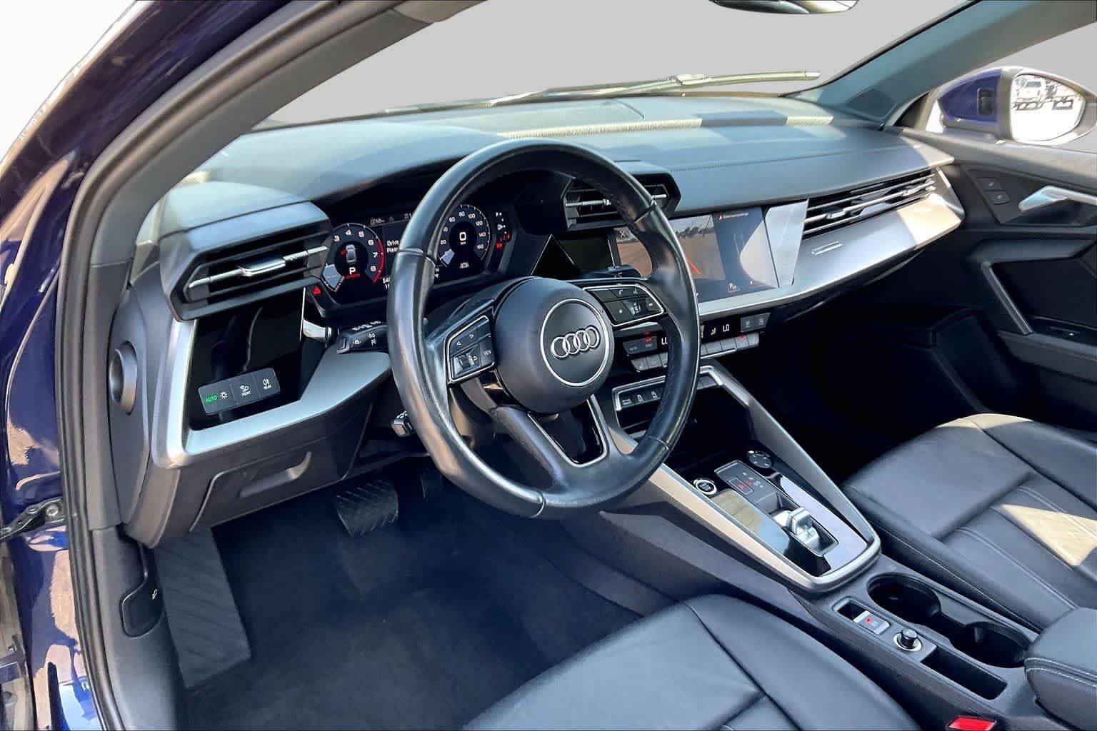 Used 2024 Navarra Blue Metallic Audi Premium image 17