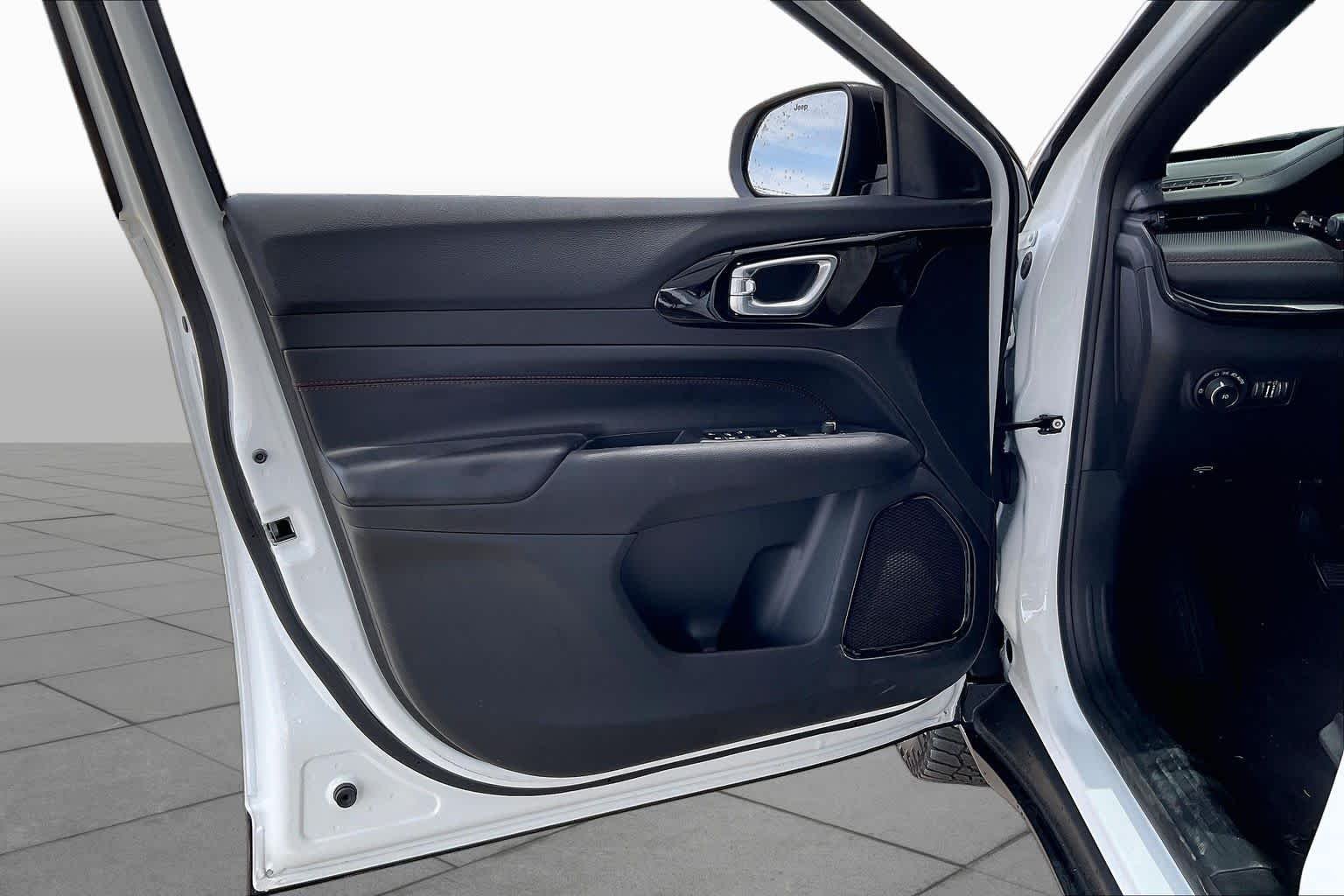 Used 2025 Bright White Clearcoat Jeep Trailhawk image 20
