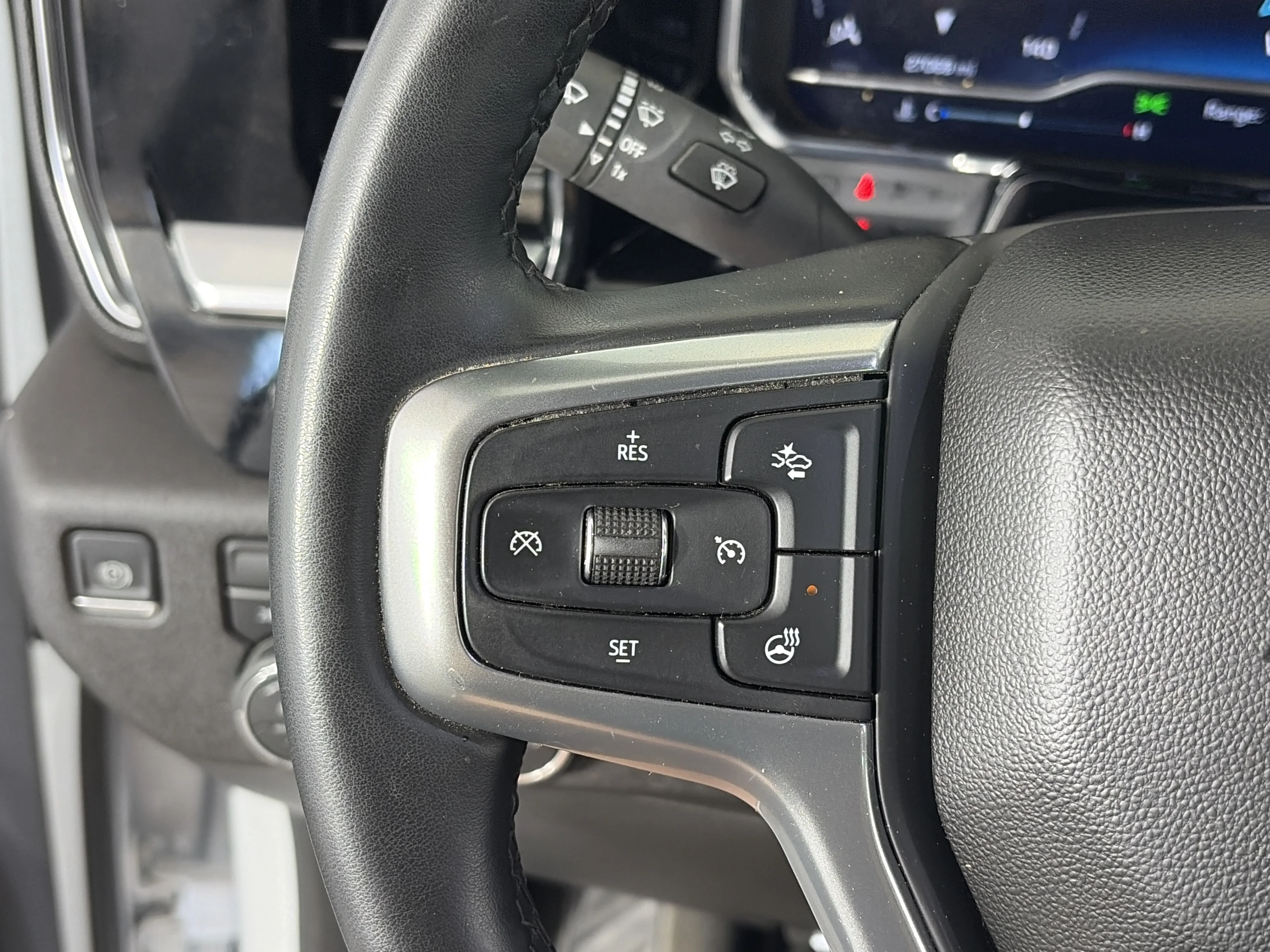 Certified Used 2025 Summit White Chevrolet LT image 30