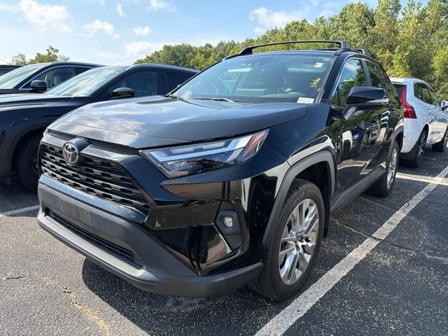 Used 2025 Black Toyota XLE Premium image 3