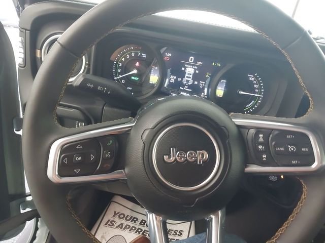 Used 2024  Jeep Sahara 4xe image 8