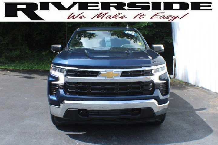Used 2023 Northsky Blue Metallic Chevrolet LT image 18
