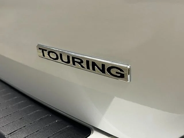 New 2026 Platinum White Pearl Honda Touring image 7