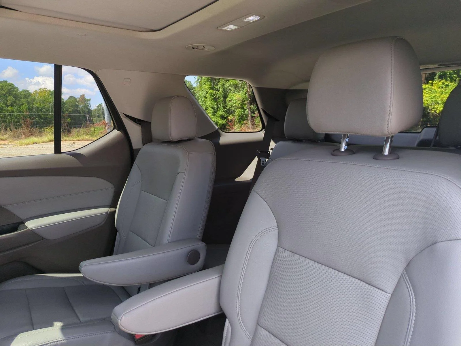 Used 2021 Summit White Chevrolet Premier image 31