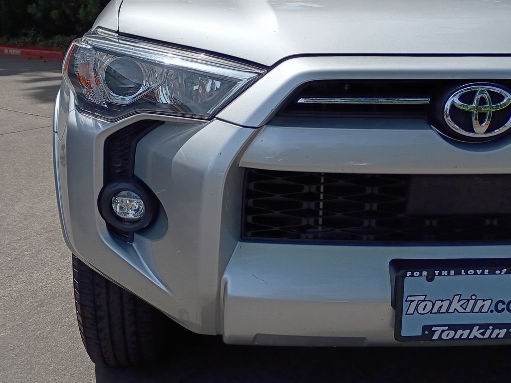 Used 2021 Classic Silver Metallic Toyota SR5 image 10