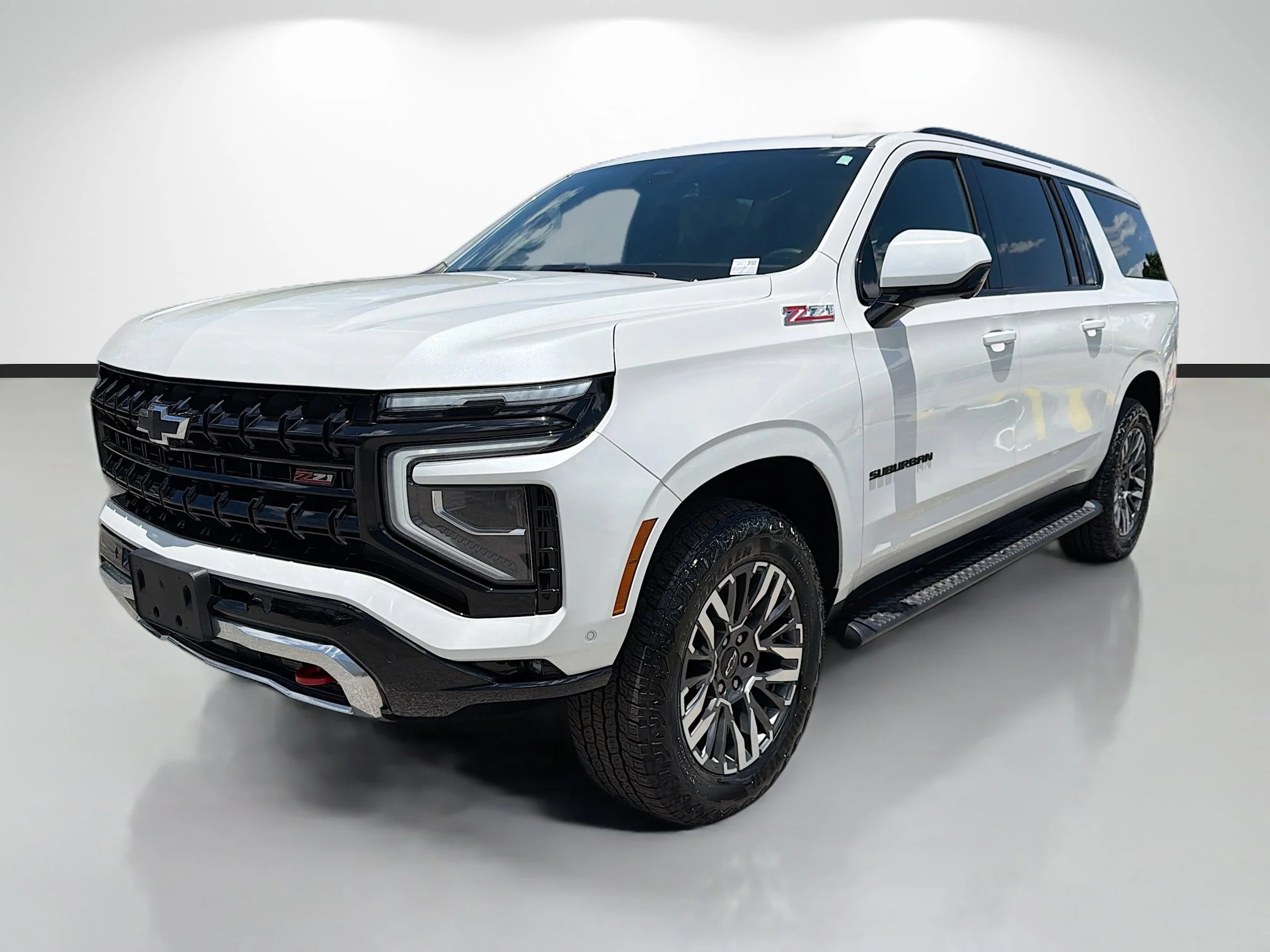 Used 2025 Iridescent Pearl Tricoat Chevrolet Z71 image 7