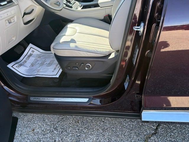 Used 2024 Sierra Burgundy Hyundai Calligraphy image 14