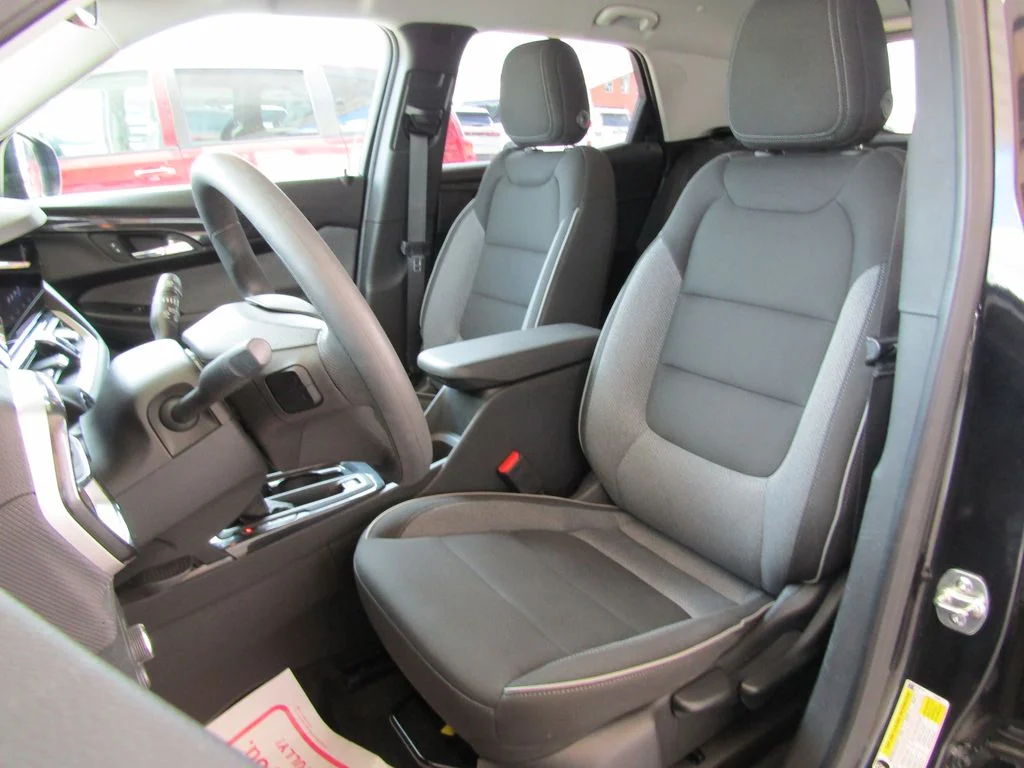 Used 2025 Black Chevrolet LT image 15