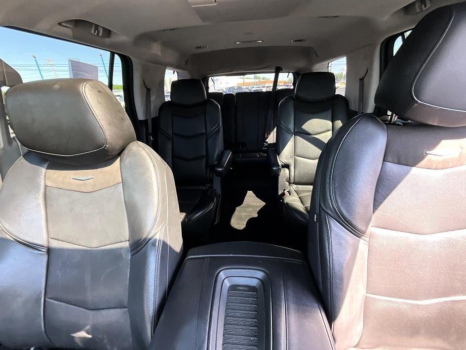Used 2020 White Cadillac Luxury image 36