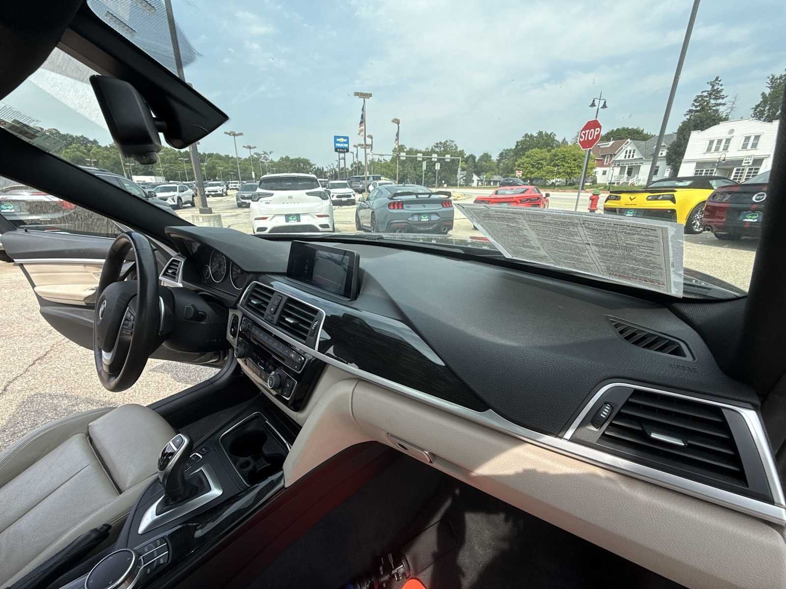 Used 2017 Gray BMW xDrive image 28