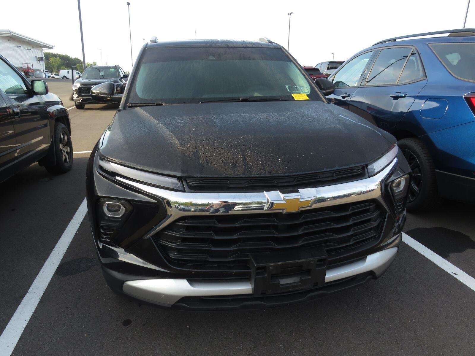 Used 2026 Mosaic Black Metallic Chevrolet LT image 4