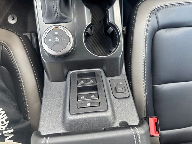 New 2026 Ruby Red Metallic Tinted Clearcoat Ford Outer Banks® image 26