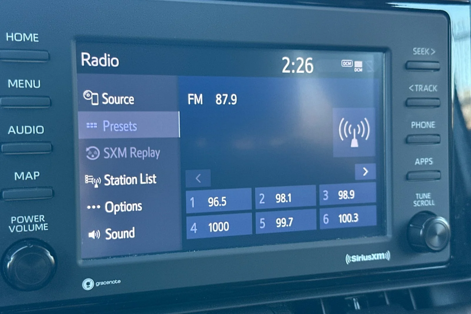 2022 Toyota RAV4 LE - Photo 24