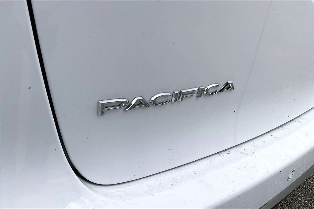 New 2026 Chrysler Pacifica Select 4D Passenger Van