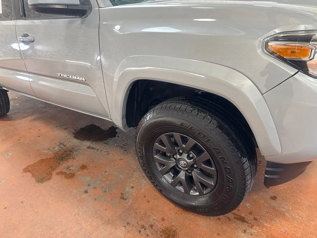 Used 2020 Cement Toyota SR5 image 9