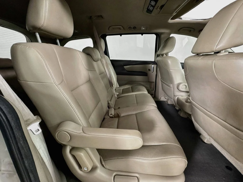 Used 2015 White Honda EX-L image 37