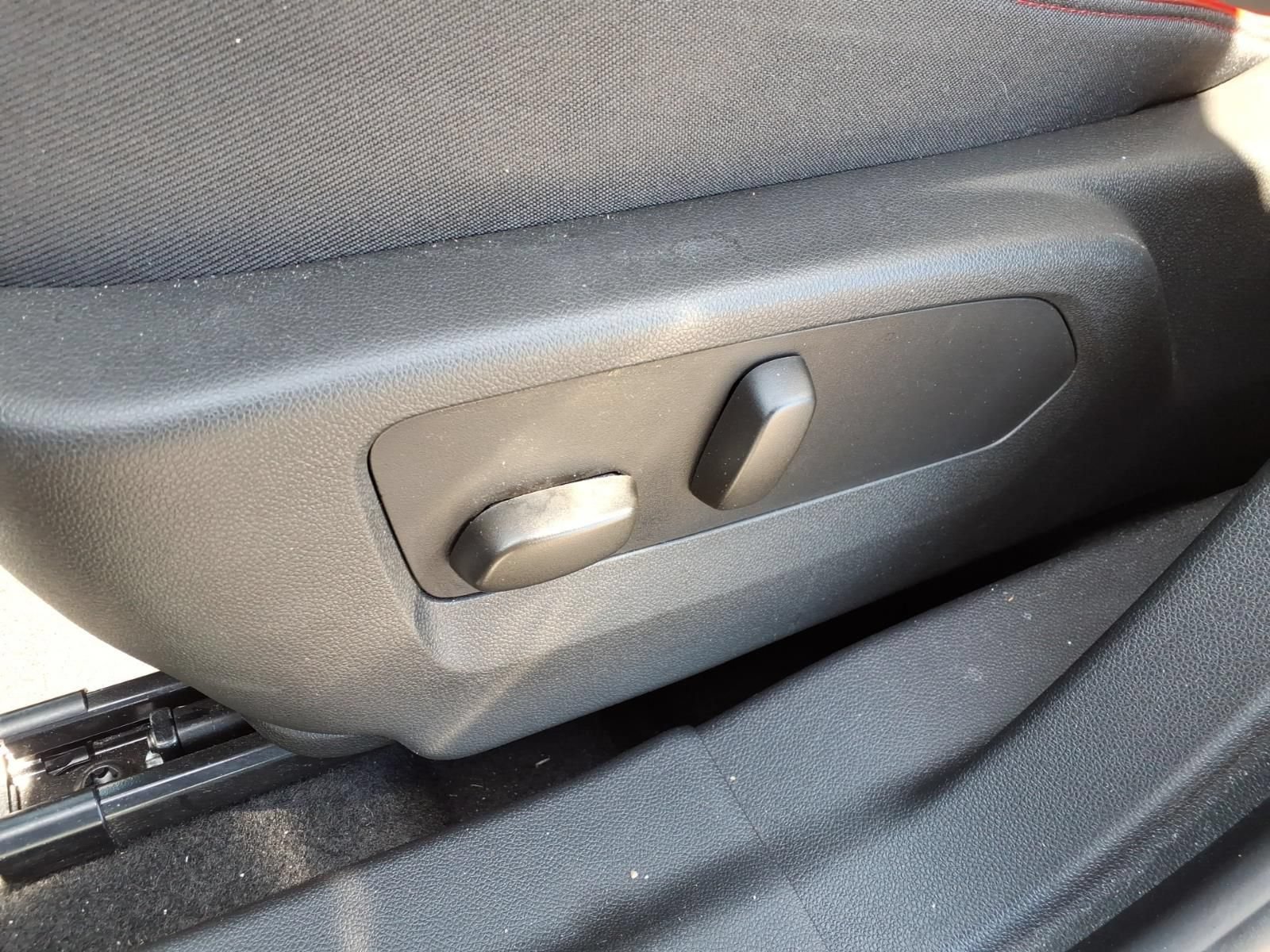 Used 2023 MOONSTONE GRAY METALLIC Buick Essence image 17