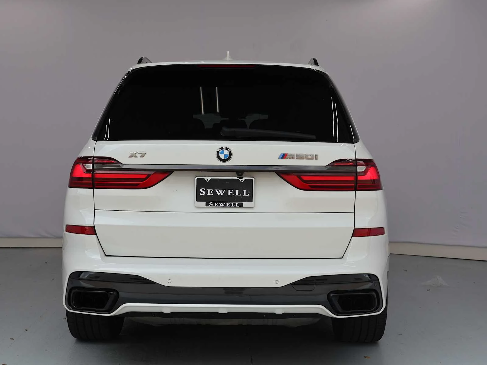 Certified Used 2022 Mineral White Metallic BMW M50i image 8