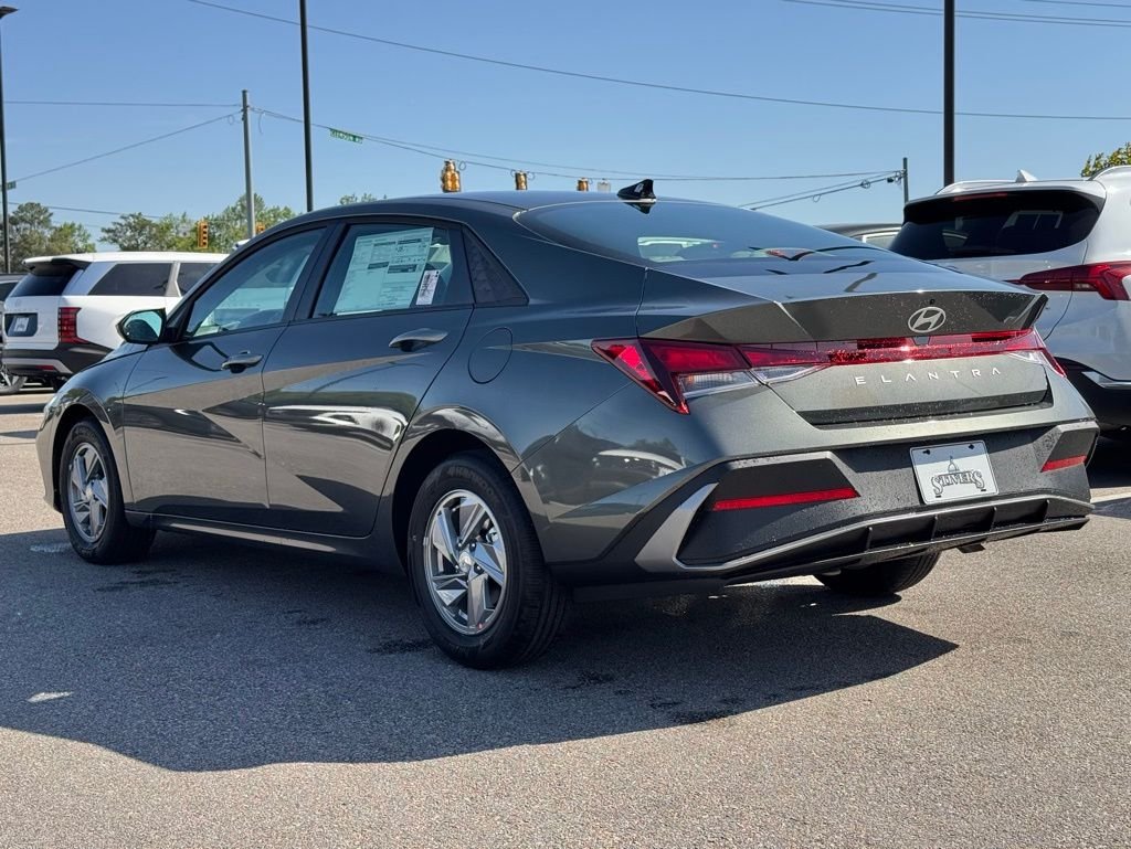 Used 2026 Gray Hyundai SE image 9
