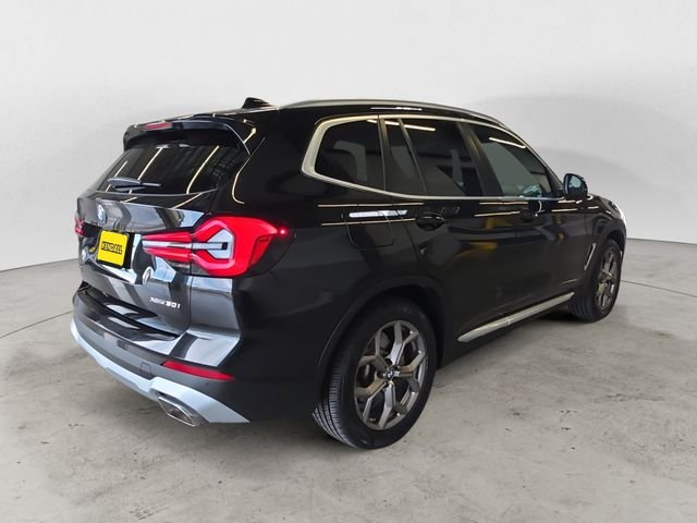 Used 2023 Black BMW xDrive30i image 5
