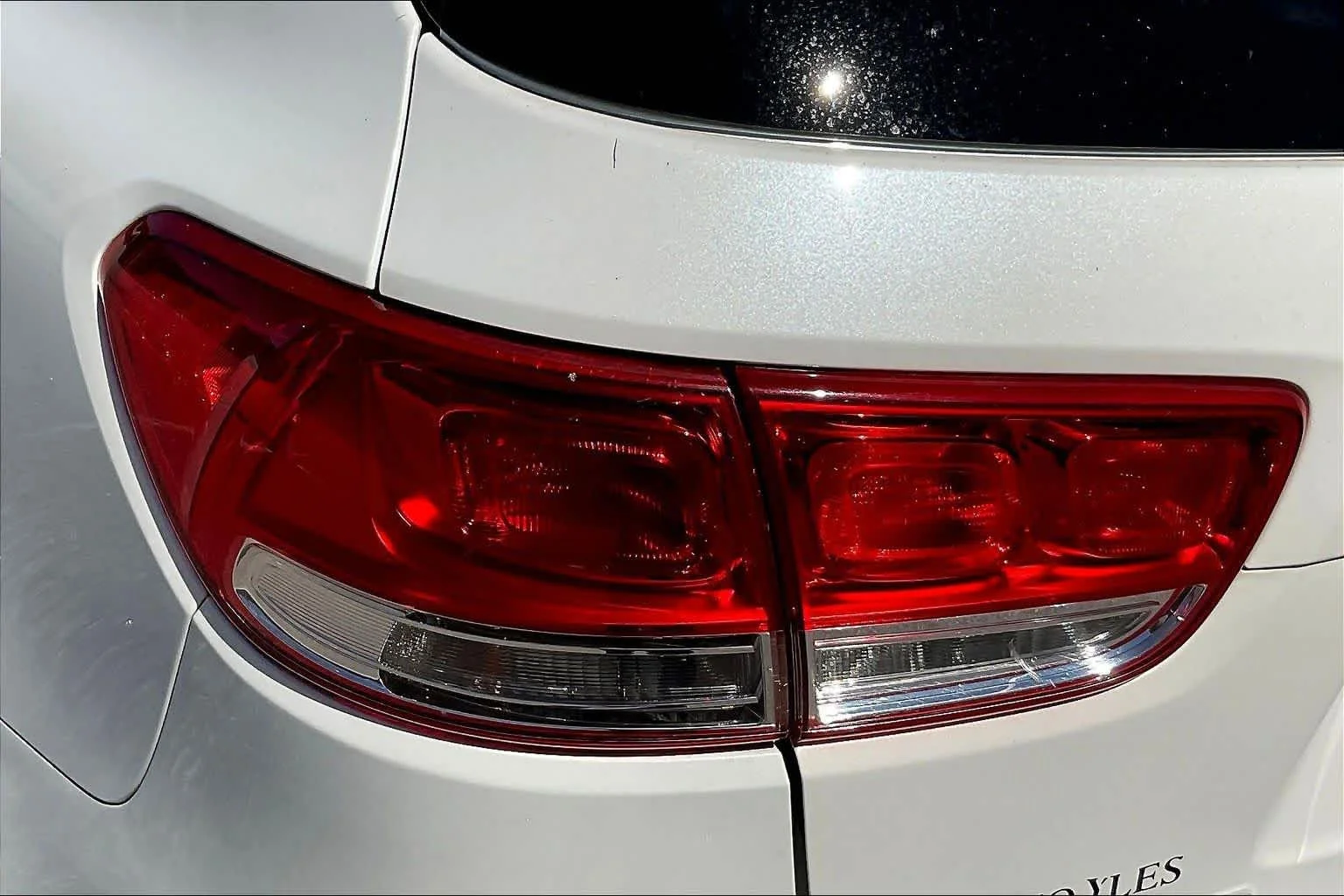 Used 2017 Snow White Pearl Kia EX image 28
