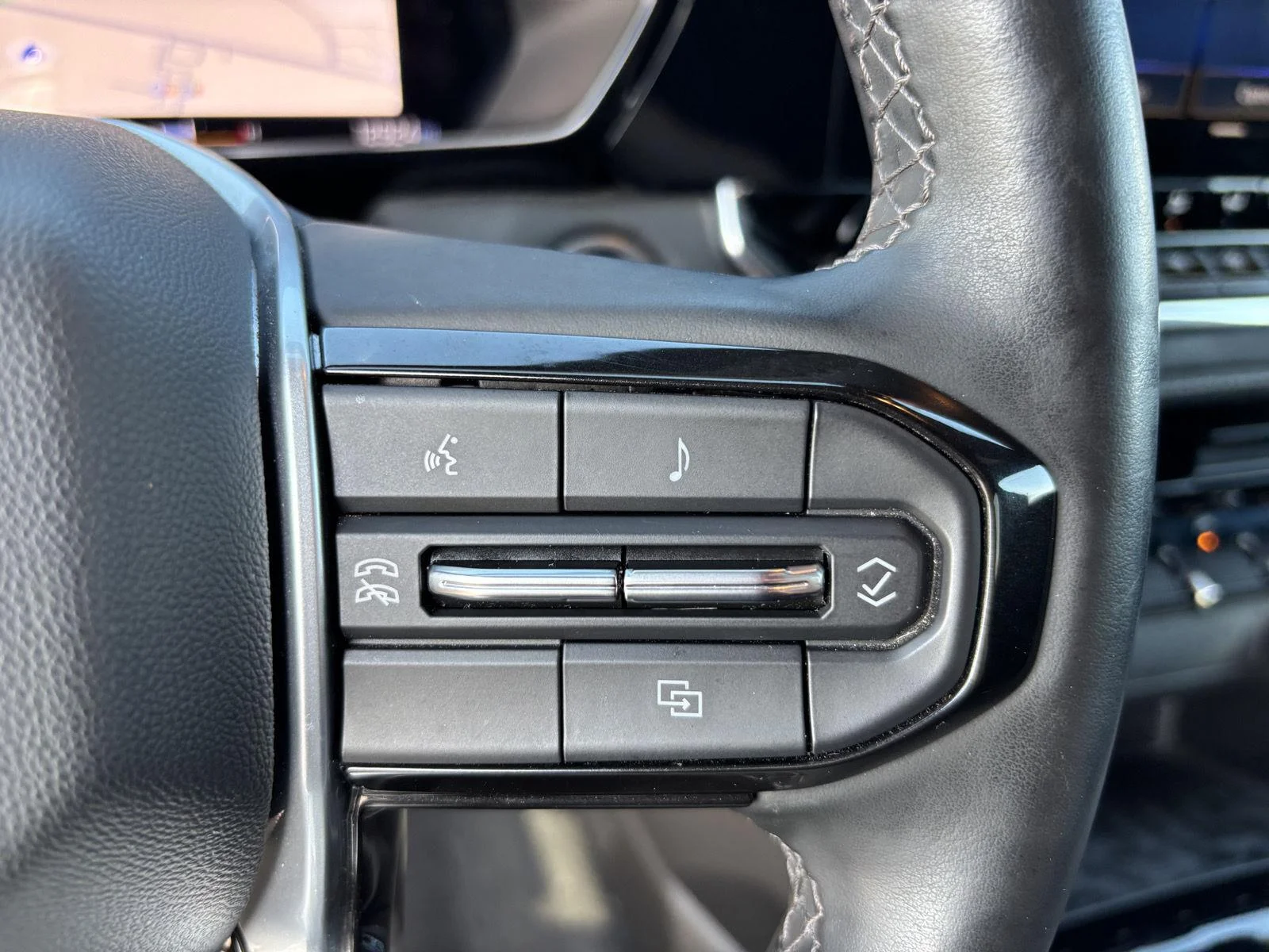 Used 2024 Sterling Gray Metallic Chevrolet LT image 22