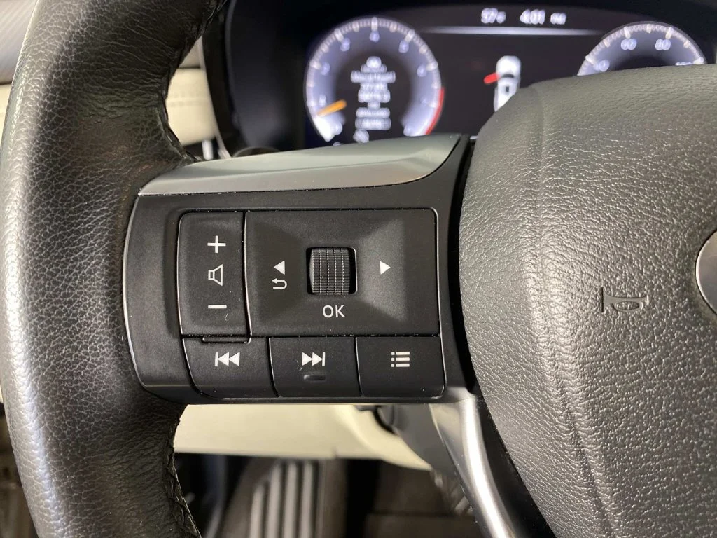 Used 2023 Titanium INFINITI LUXE image 20