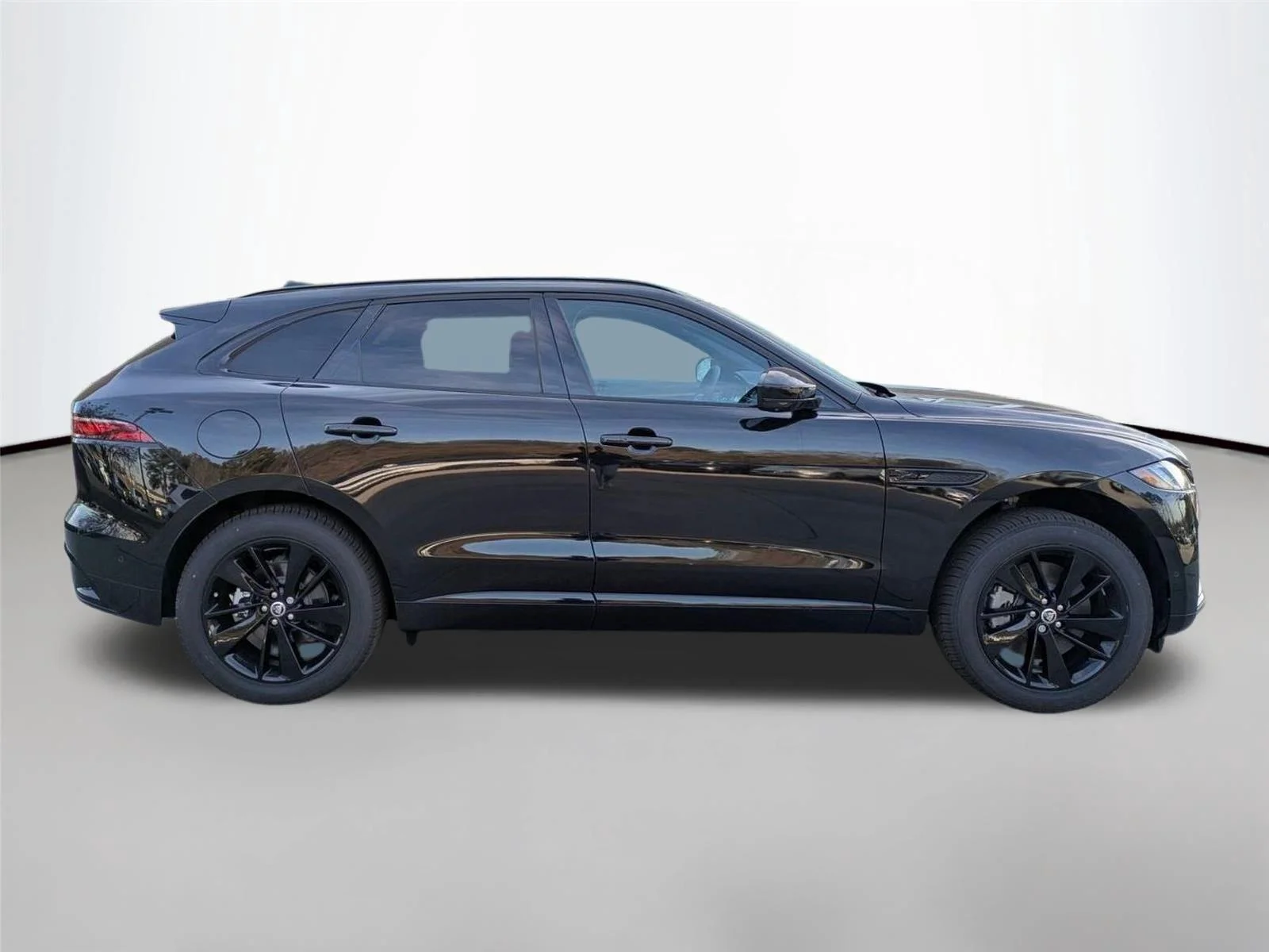 Used 2026 Santorini Black Metallic Jaguar R-Dynamic S image 4