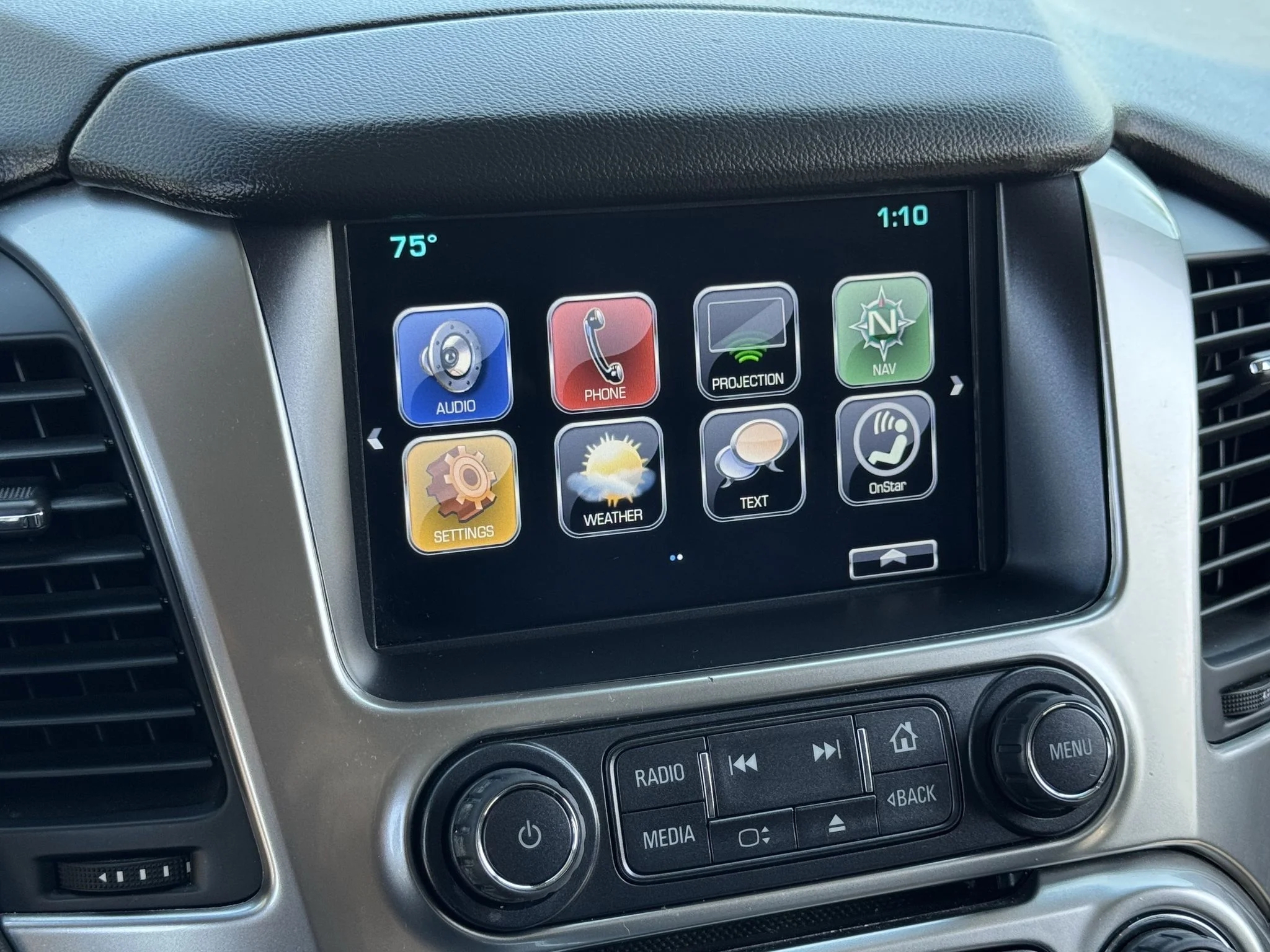 Used 2020 SUMMIT WHITE Chevrolet LT image 23
