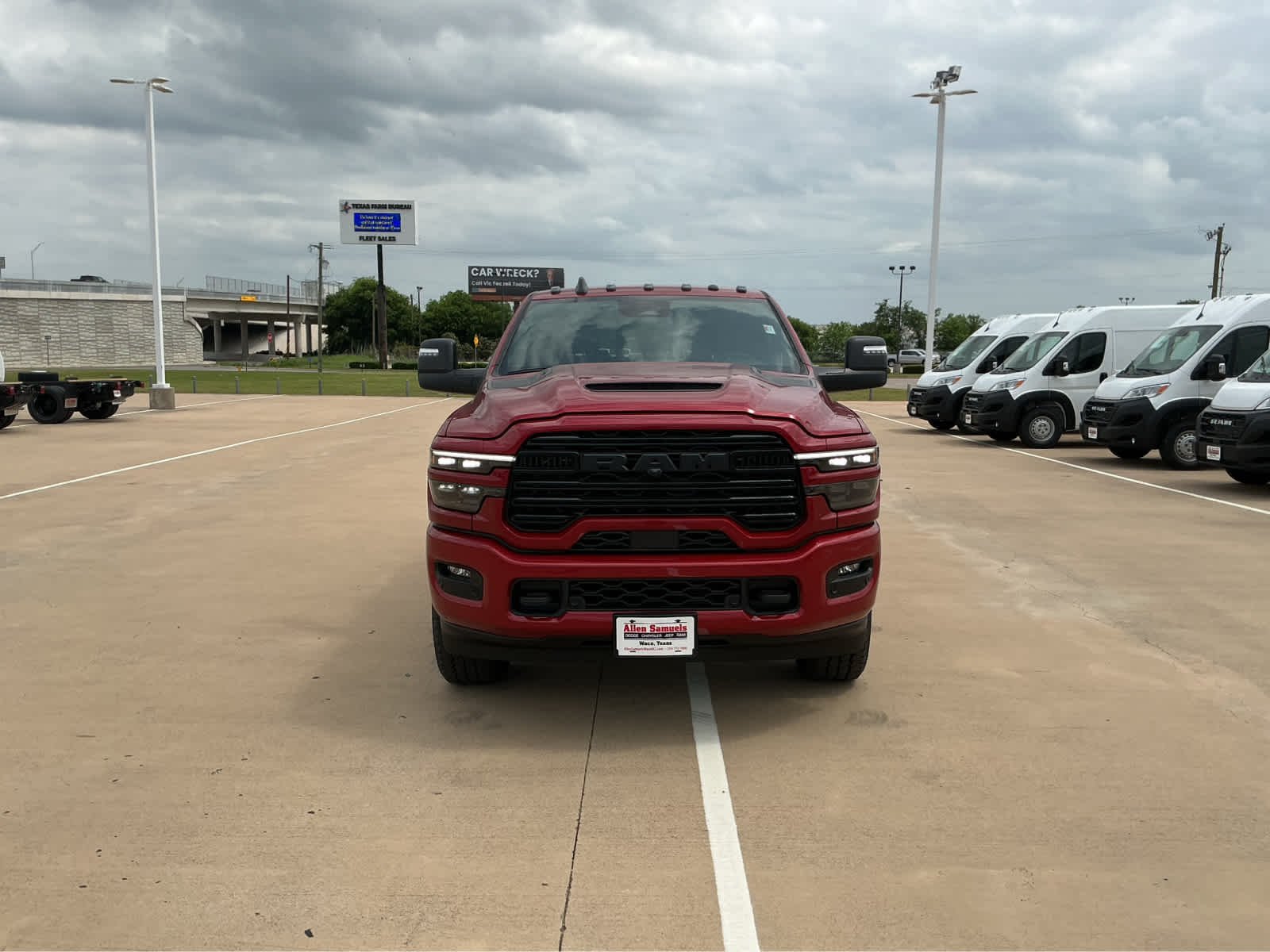 New 2026 Molten Red Pearl-Coat Exterior Paint RAM Laramie image 3