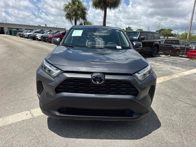 2025 Toyota RAV4 LE - Photo 8