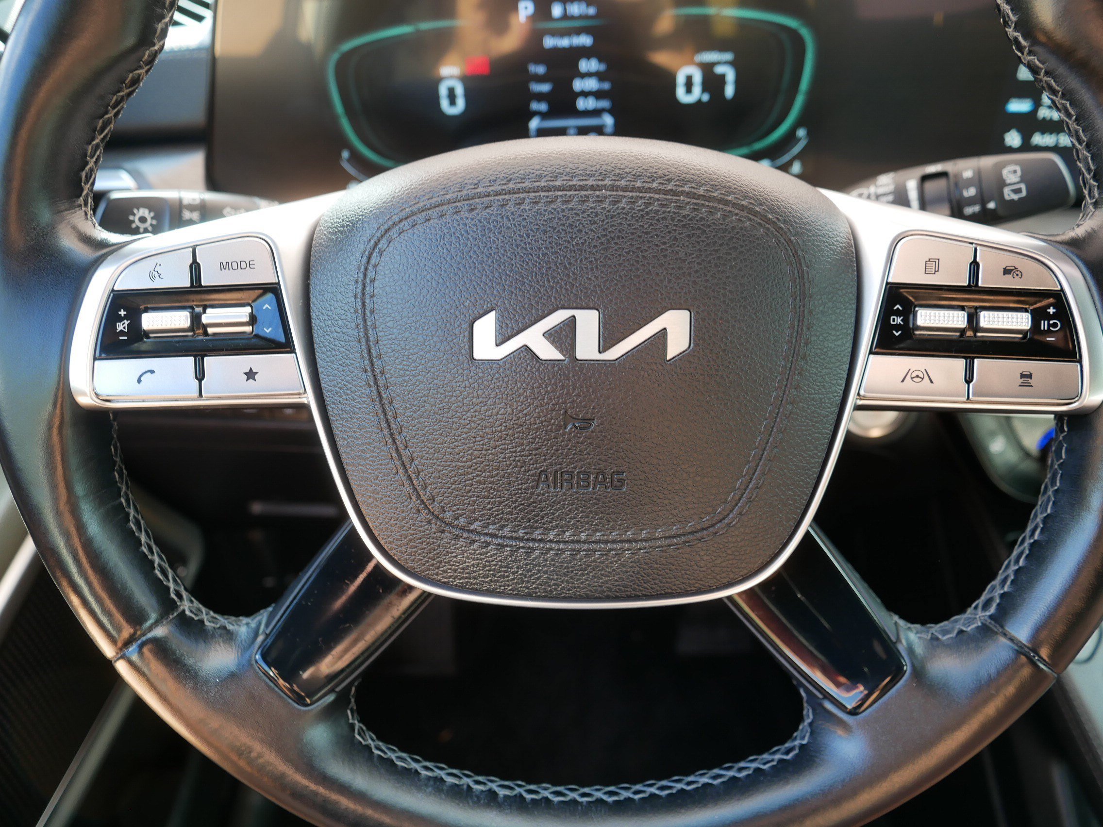 Used 2023 Jungle Green Kia EX X-Line image 25