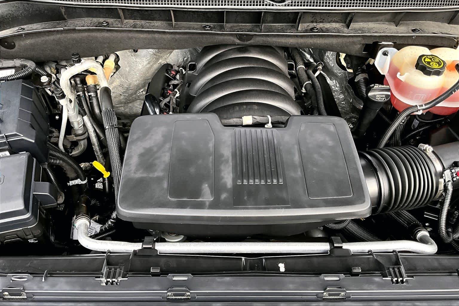 Used 2023 Black Chevrolet Z71 image 65