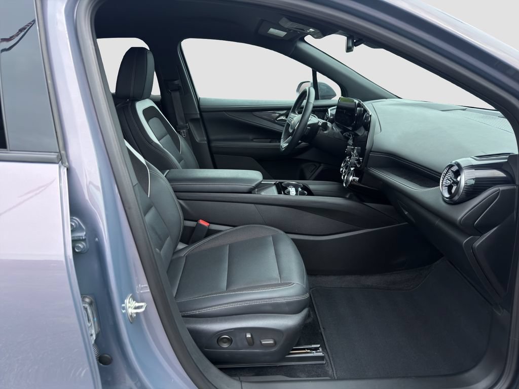 Used 2024 Galaxy Gray Metallic Chevrolet LT image 27