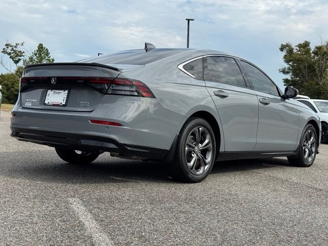 Used 2024  Honda EX-L image 9