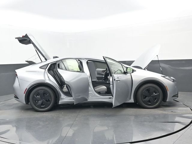 2026 Toyota Prius LE - Photo 30