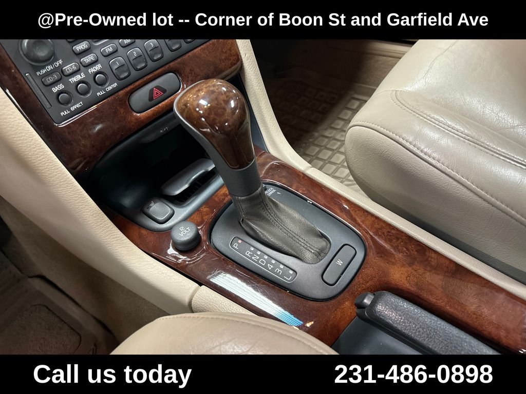 Used 2004  Volvo HT image 23